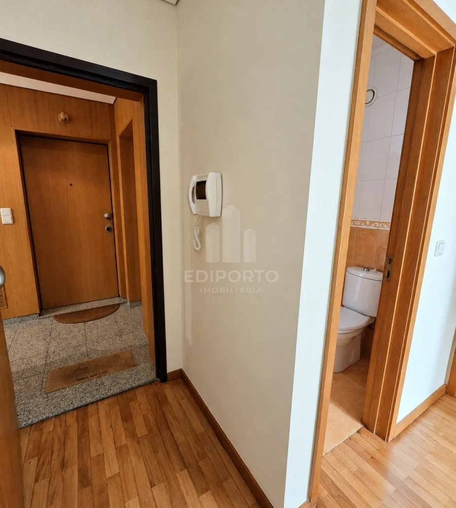 Apartamento T2 para Venda em Custoias Foto 3