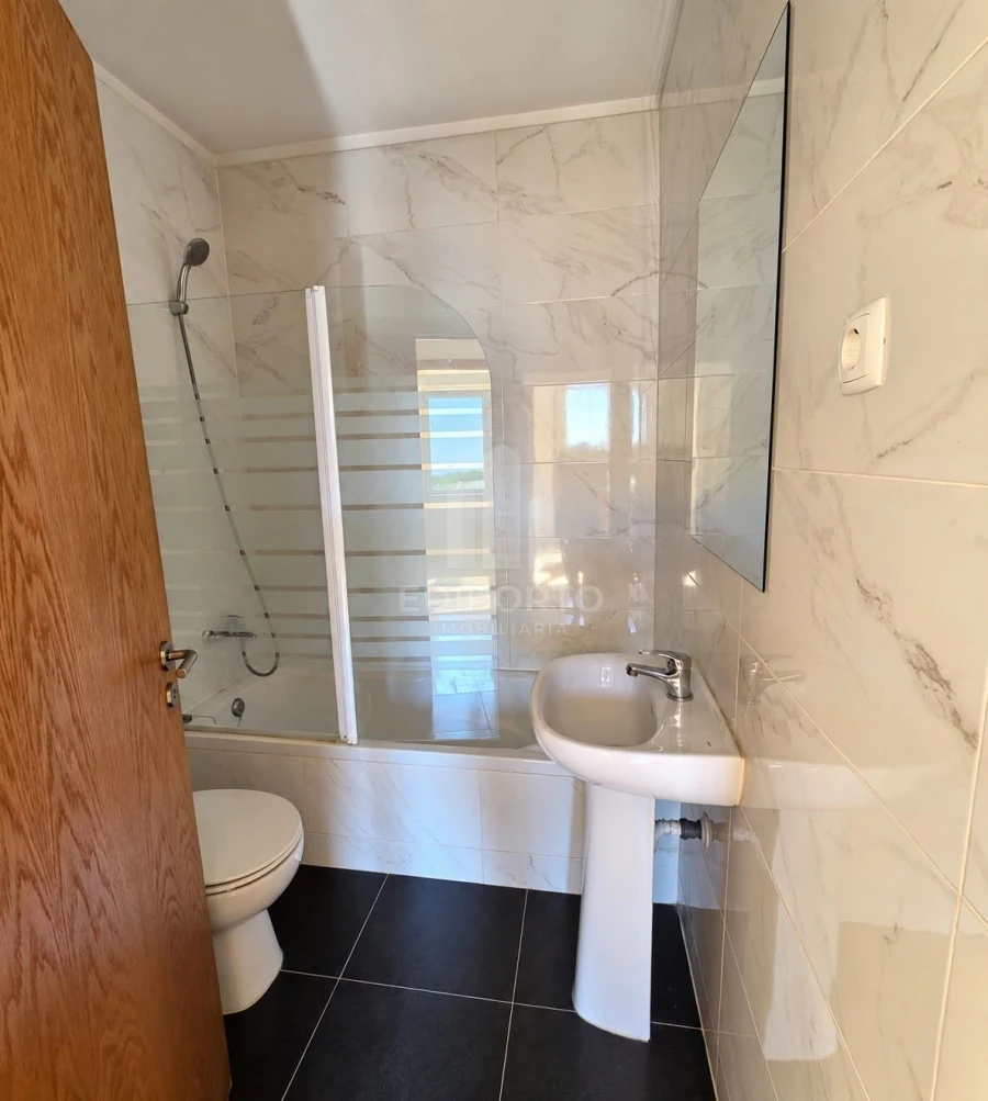 Apartamento T2 para Venda em Custoias Foto 14