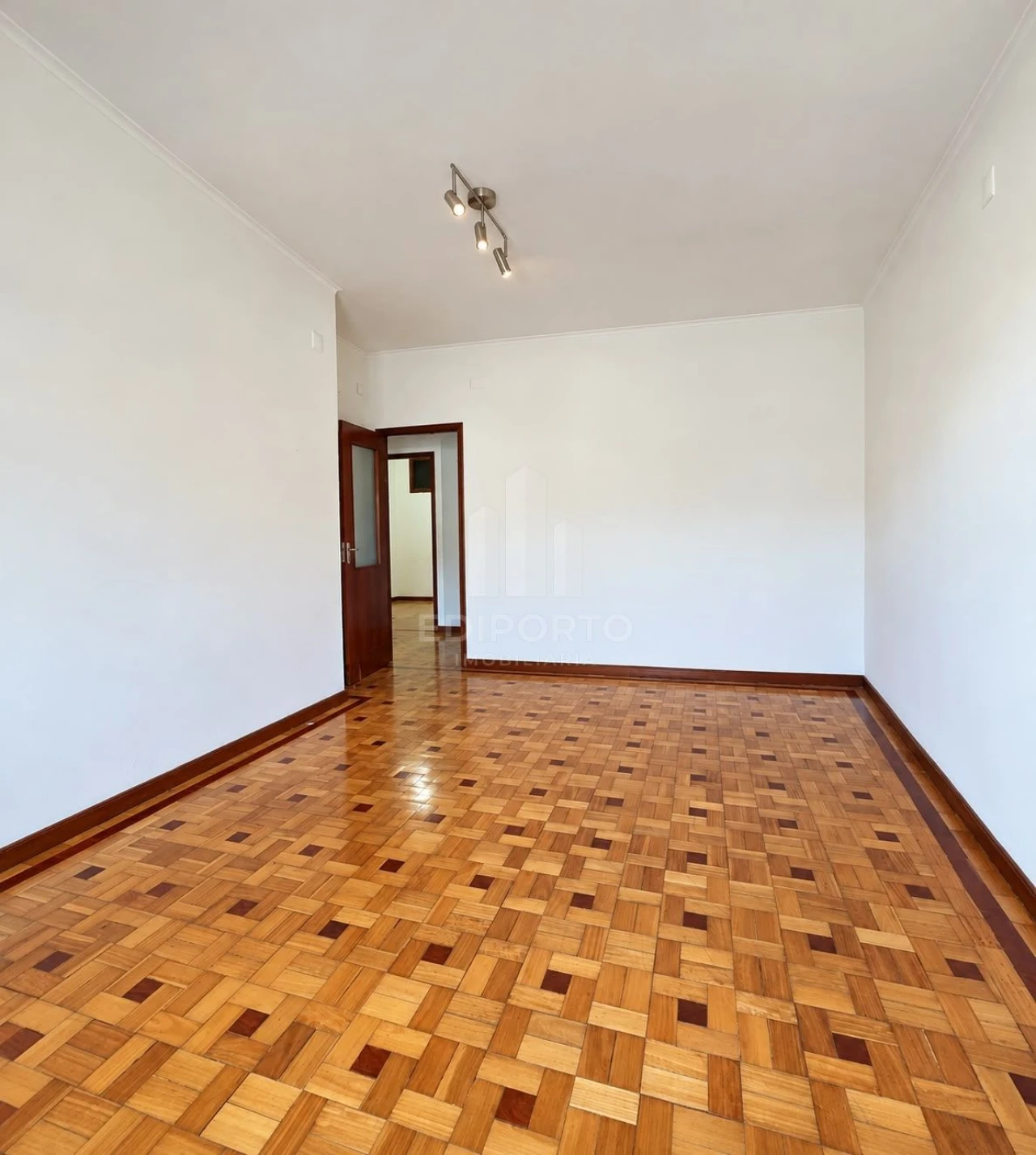 Apartamento T4 para Venda em Campanhã Foto 7