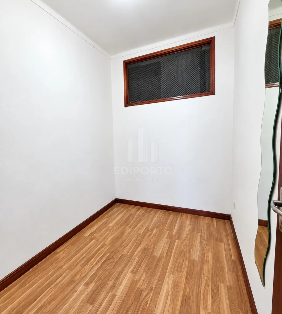 Apartamento T4 para Venda em Campanhã Foto 6