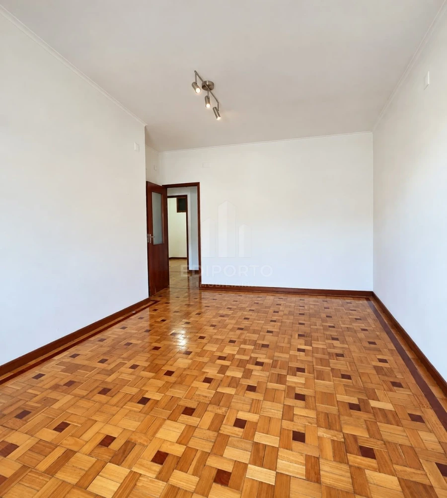 Apartamento T4 para Venda em Campanhã Foto 7