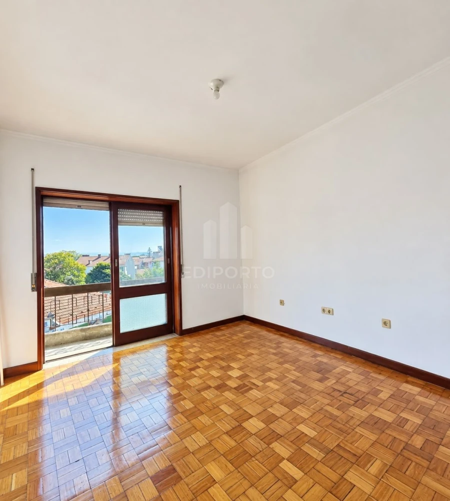 Apartamento T4 para Venda em Campanhã Foto 2