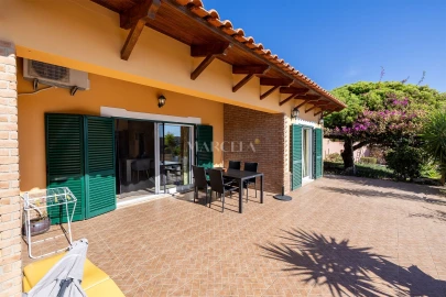 Moradia T6 para Venda em Lagos (São Sebastião e Santa Maria)