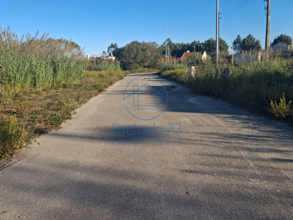 Terreno para Venda em Tornada e Salir do Porto Foto 1