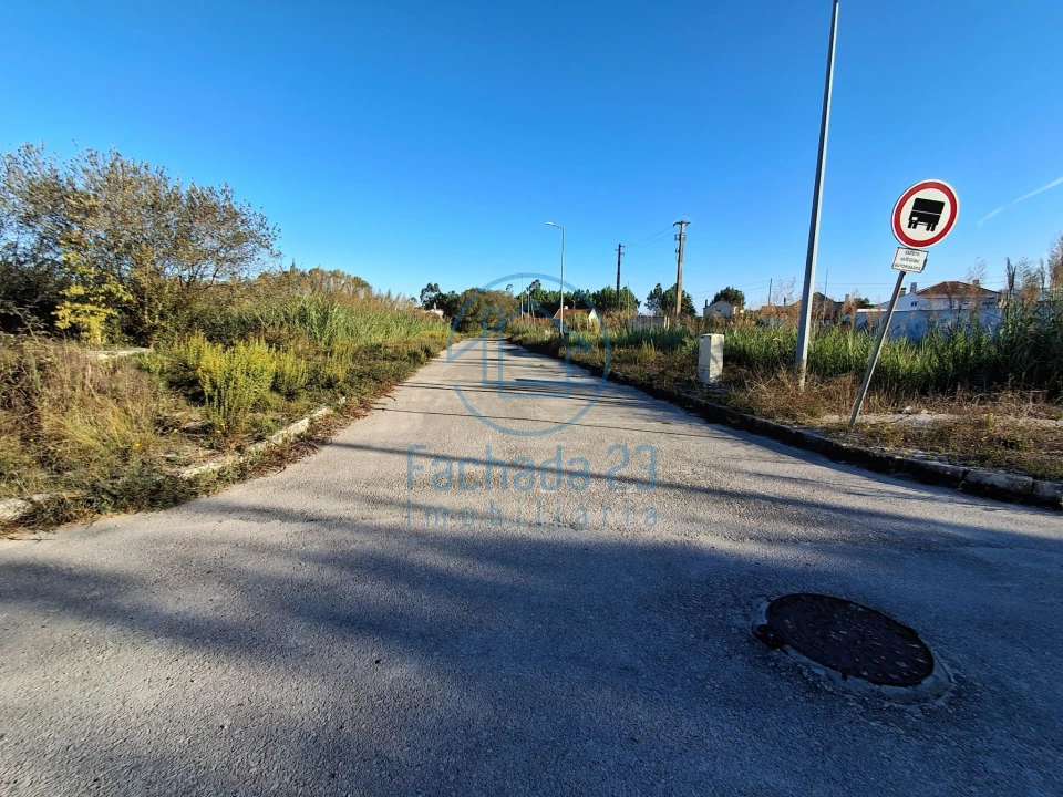 Terreno para Venda em Tornada e Salir do Porto Foto 3