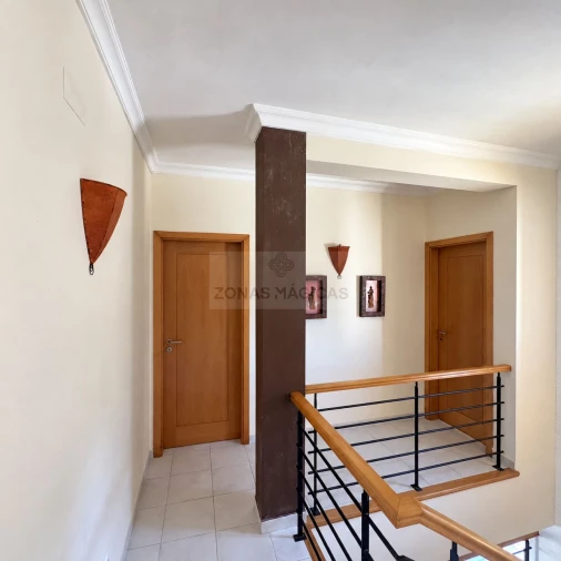 Moradia T4 para Venda em Lagos (São Sebastião e Santa Maria) Foto 35