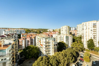 Apartamento T3 para Venda em Carnaxide e Queijas
