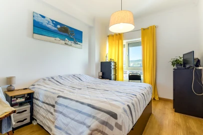 Apartamento T3 para Venda em Carnaxide e Queijas
