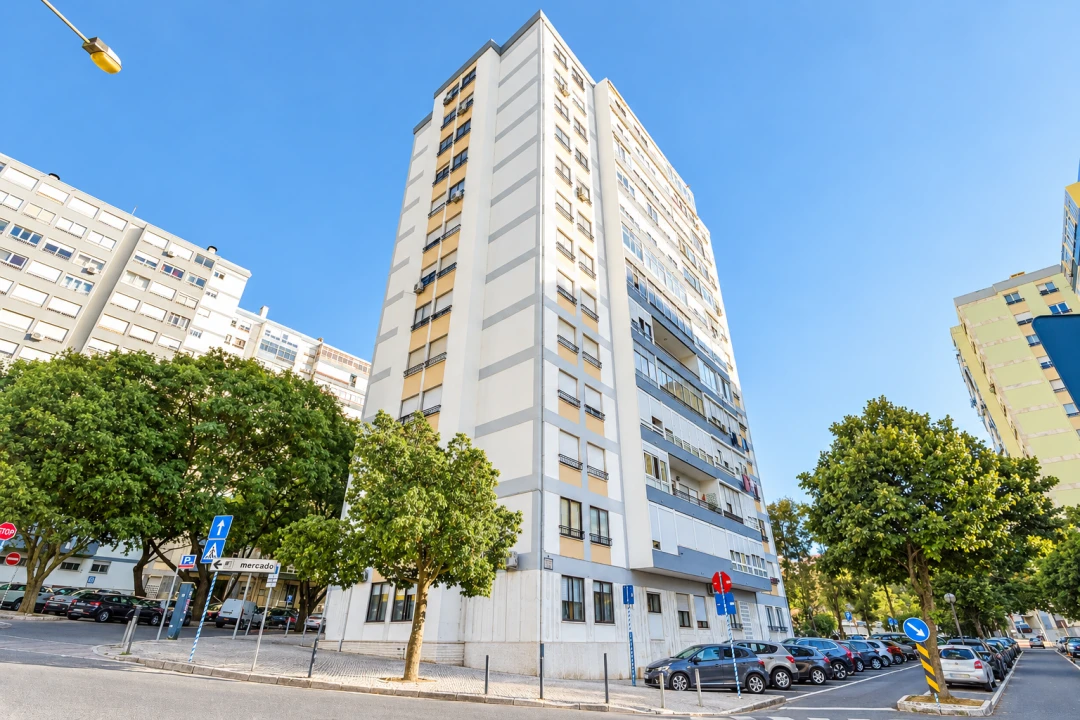Apartamento T3 para Venda em Carnaxide e Queijas Foto 1