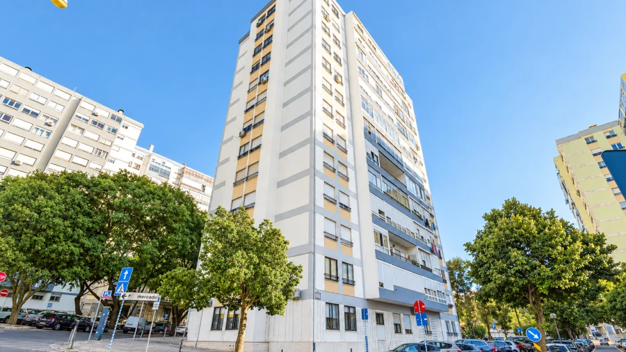 Apartamento T3 para Venda em Carnaxide e Queijas
