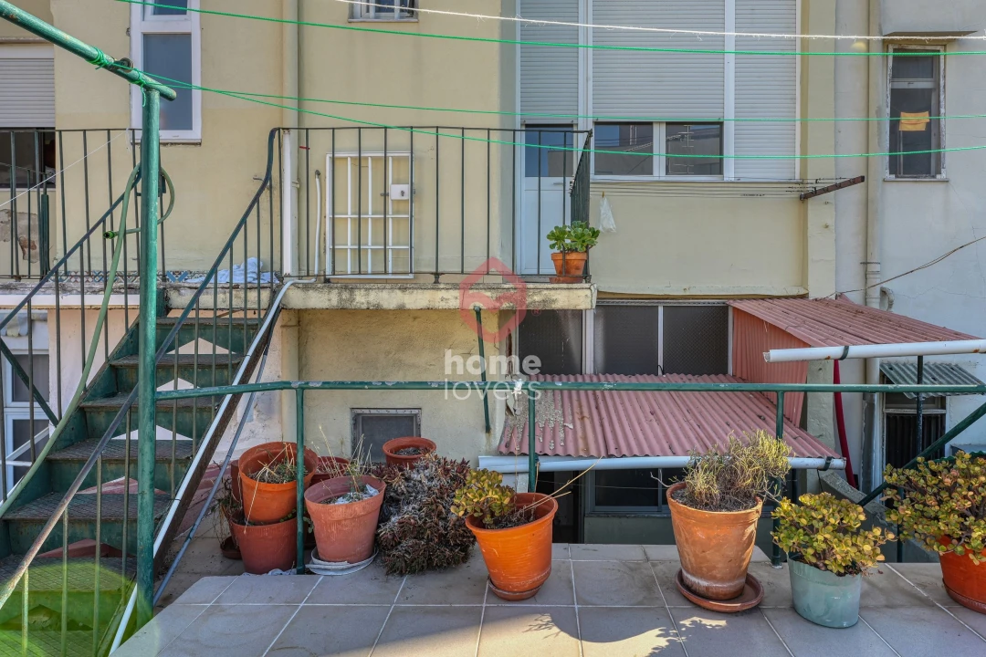 Apartamento T2 para Venda em Penha de França Foto 2