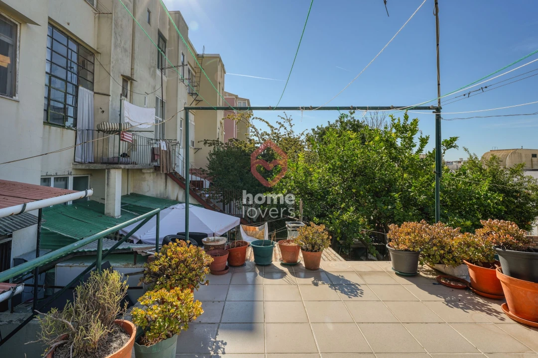 Apartamento T2 para Venda em Penha de França Foto 3