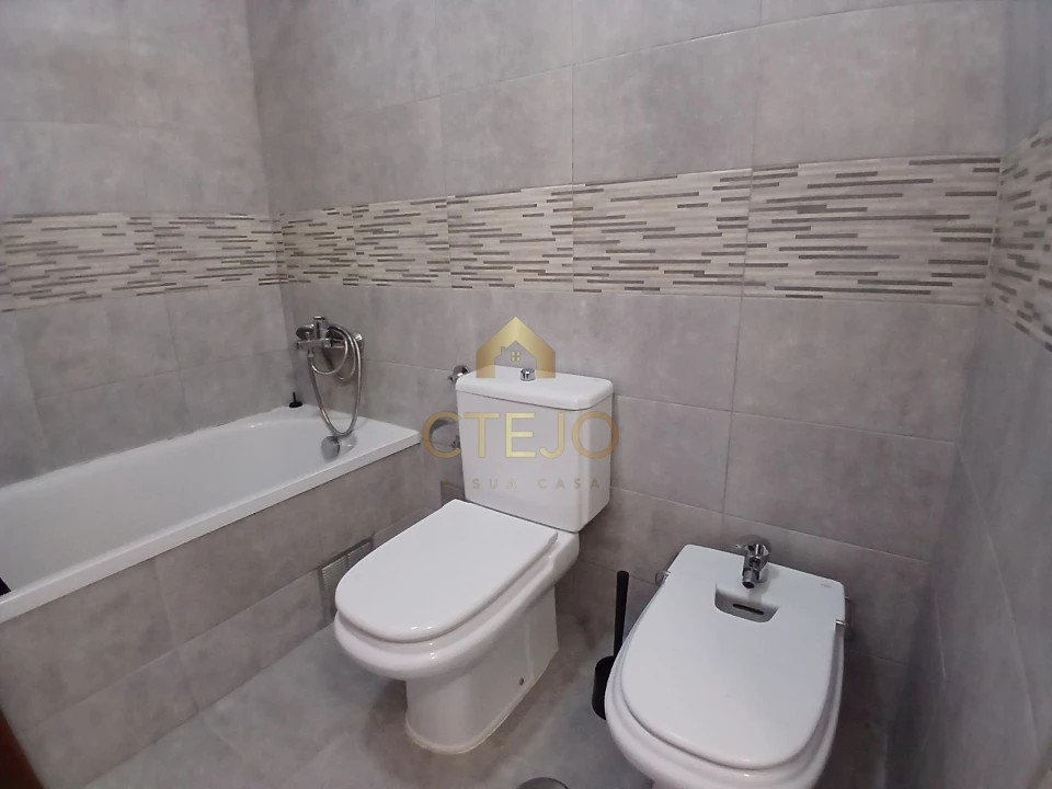 Apartamento T2 para Arrendamento em Póvoa de Santa Iria e Forte da Casa Foto 11