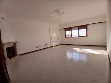 Apartamento T2 para Arrendamento em Póvoa de Santa Iria e Forte da Casa