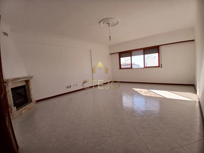 Apartamento T2 para Arrendamento em Póvoa de Santa Iria e Forte da Casa Foto 3