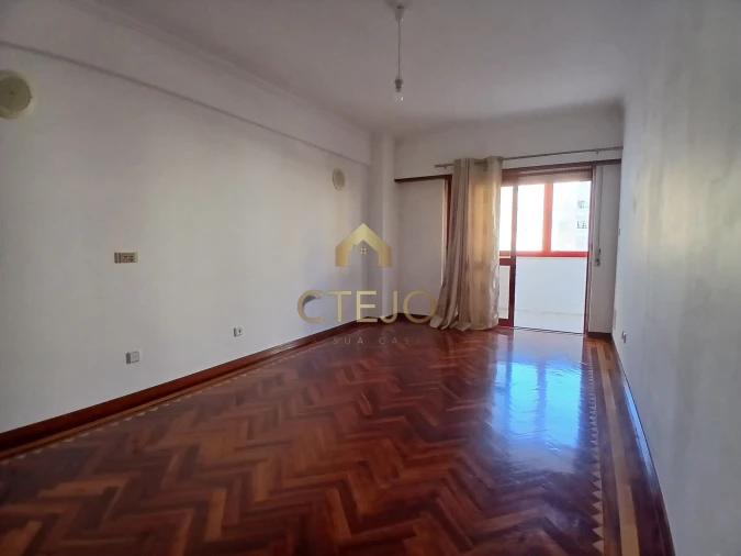 Apartamento T2 para Arrendamento em Póvoa de Santa Iria e Forte da Casa Foto 16