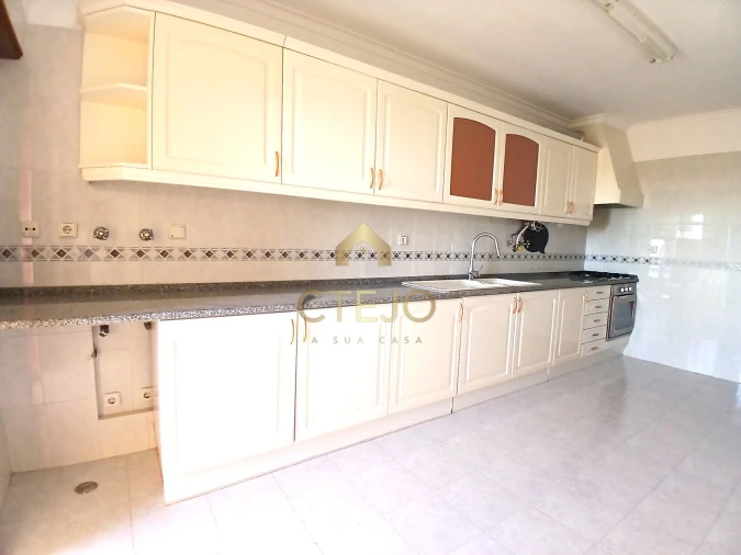 Apartamento T2 para Arrendamento em Póvoa de Santa Iria e Forte da Casa Foto 5