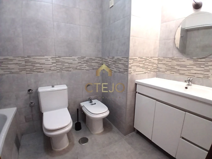 Apartamento T2 para Arrendamento em Póvoa de Santa Iria e Forte da Casa Foto 12