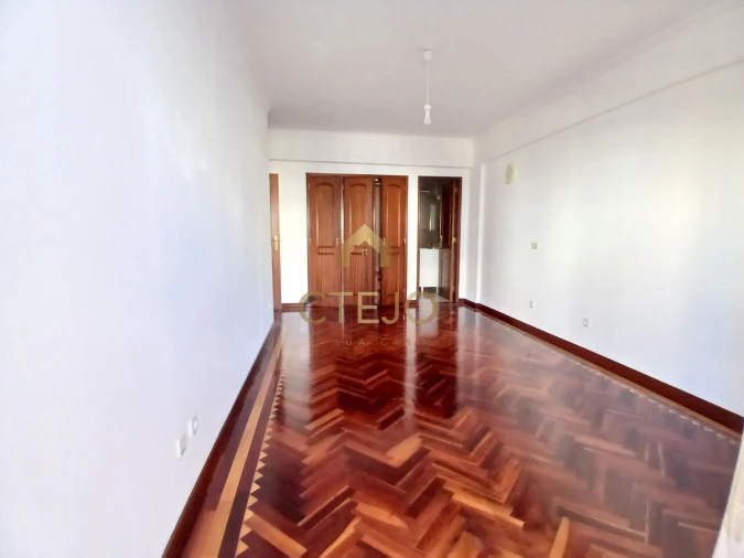 Apartamento T2 para Arrendamento em Póvoa de Santa Iria e Forte da Casa Foto 14