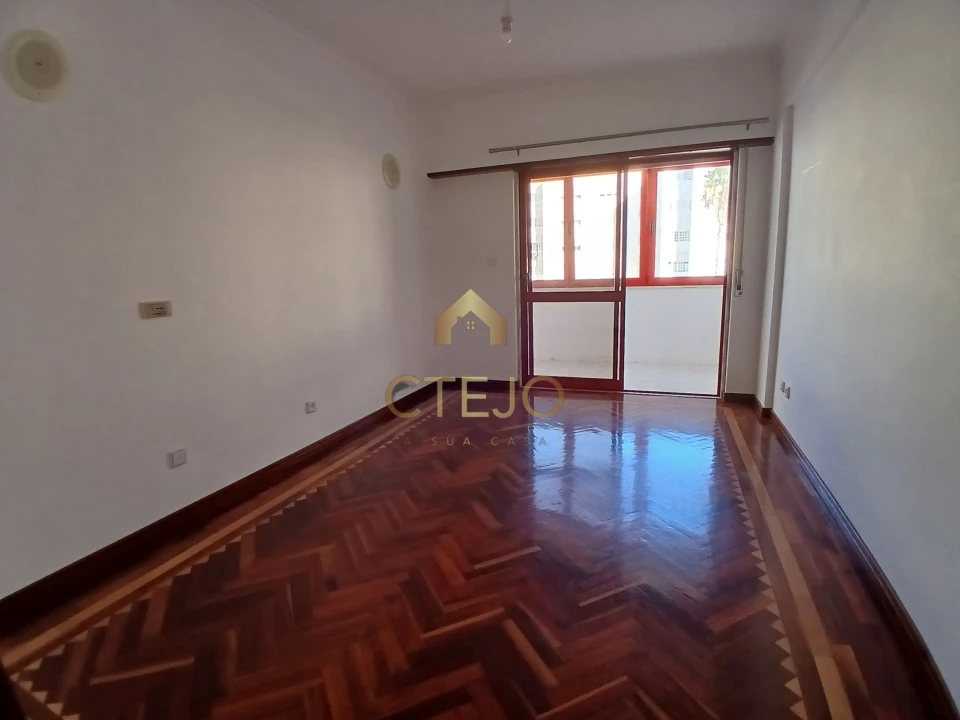 Apartamento T2 para Arrendamento em Póvoa de Santa Iria e Forte da Casa Foto 17