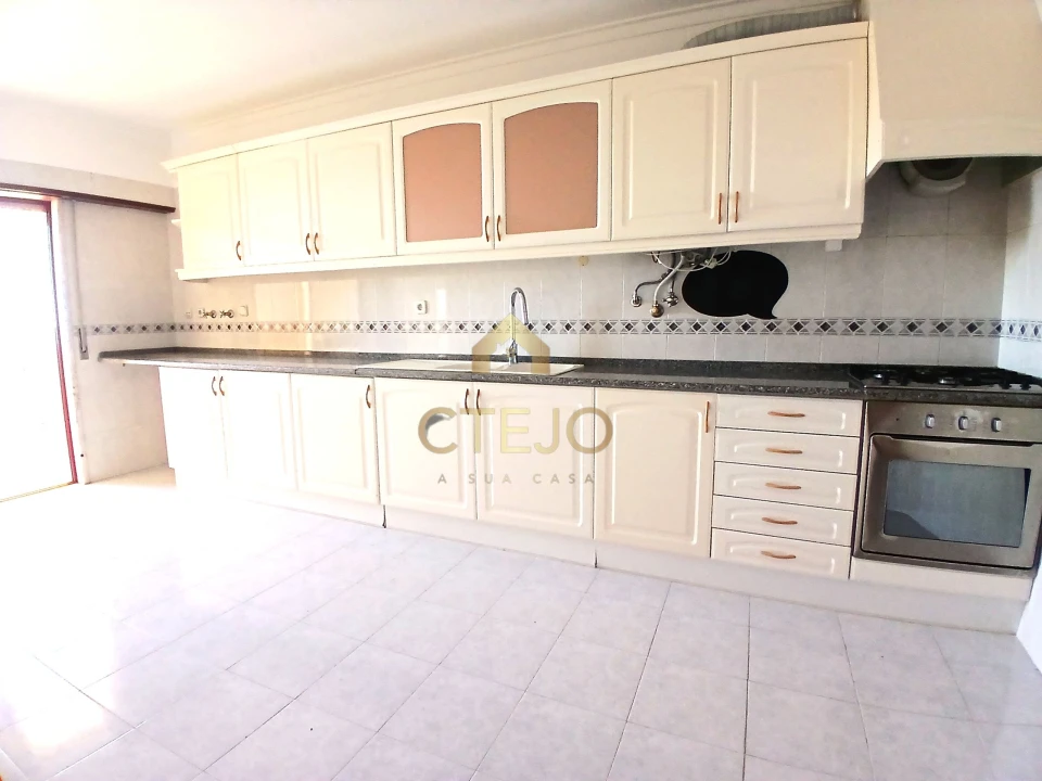 Apartamento T2 para Arrendamento em Póvoa de Santa Iria e Forte da Casa Foto 6