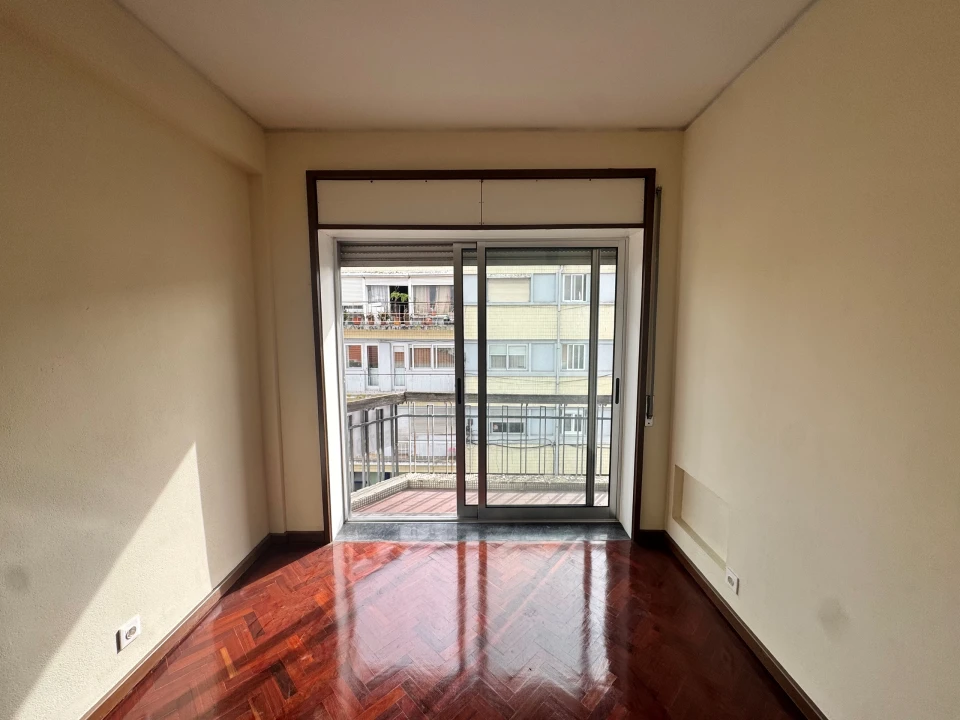 Apartamento T4 para Venda em Bonfim Foto 1