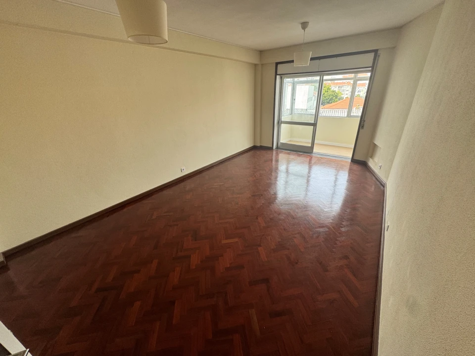 Apartamento T4 para Venda em Bonfim Foto 4