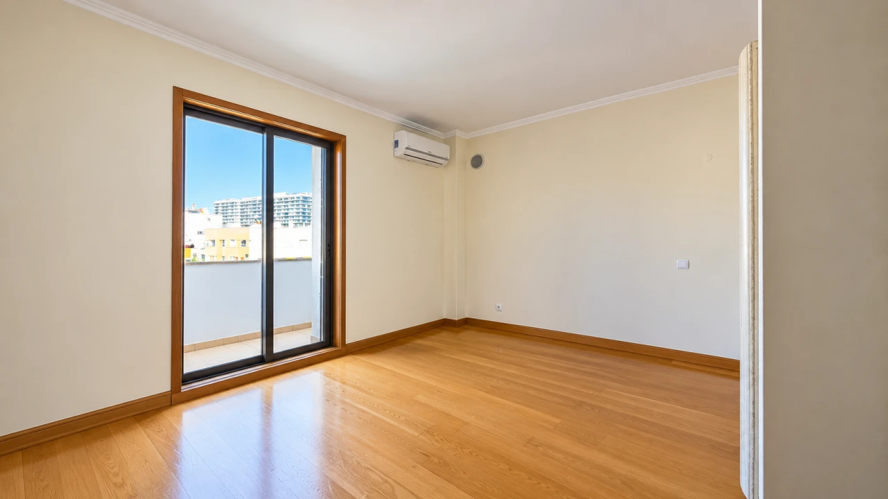 Apartamento T2 para Venda em Parque das Nações Foto 23