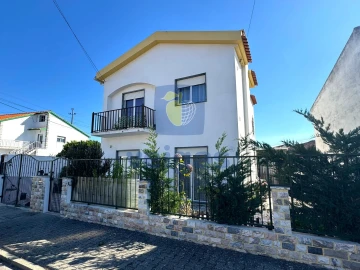 Moradia T3 para Venda em Olho Marinho