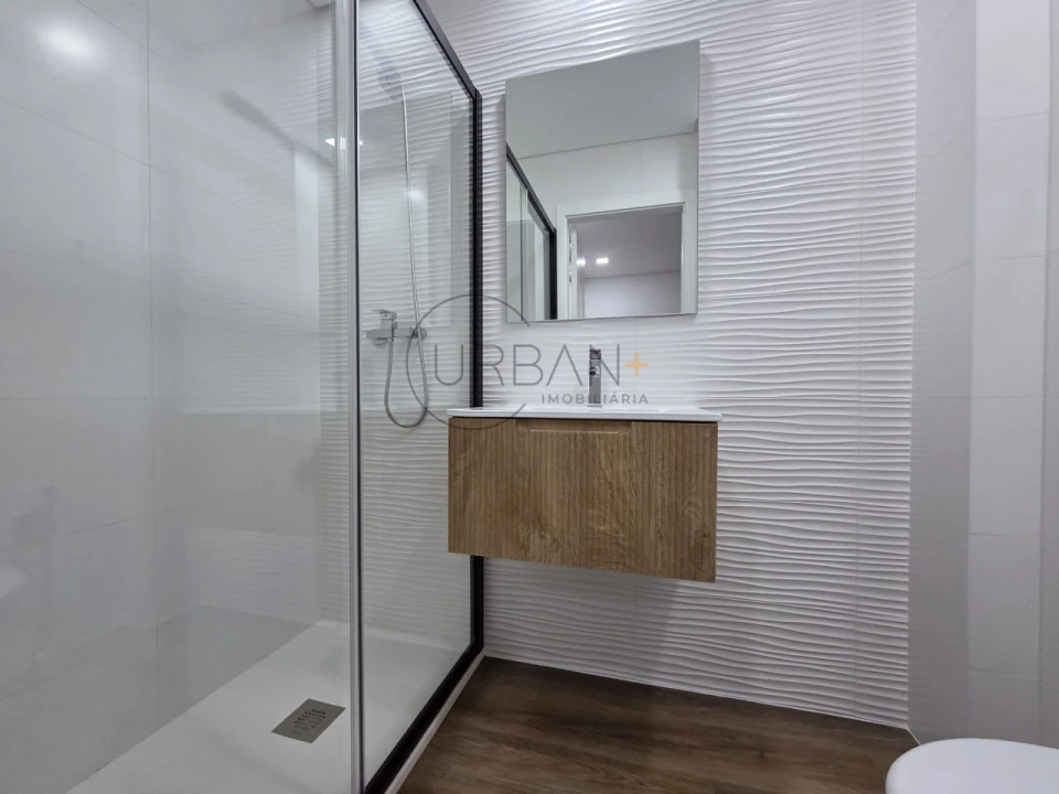 Apartamento T2 para Venda em Viseu Foto 7