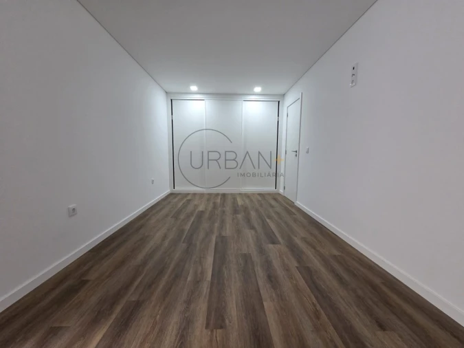 Apartamento T2 para Venda em Viseu Foto 5