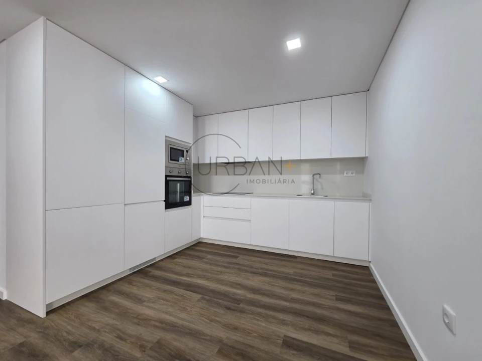 Apartamento T1 para Venda em Viseu Foto 2