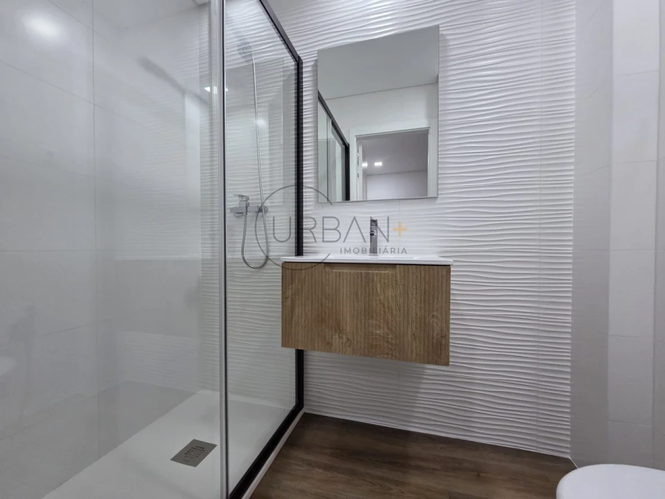 Apartamento T1 para Venda em Viseu Foto 7