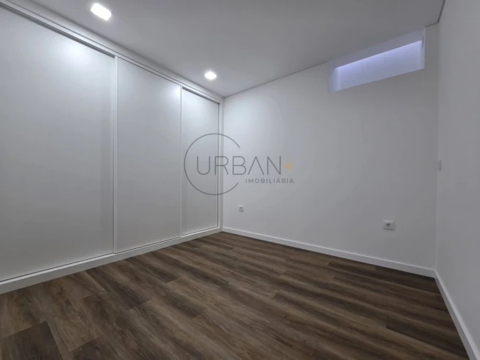 Apartamento T1 para Venda em Viseu Foto 8
