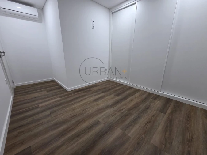 Apartamento T1 para Venda em Viseu Foto 9