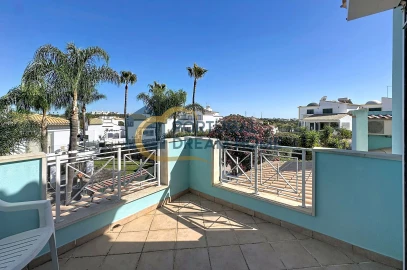 Moradia T3 para Venda em Albufeira e Olhos de Água