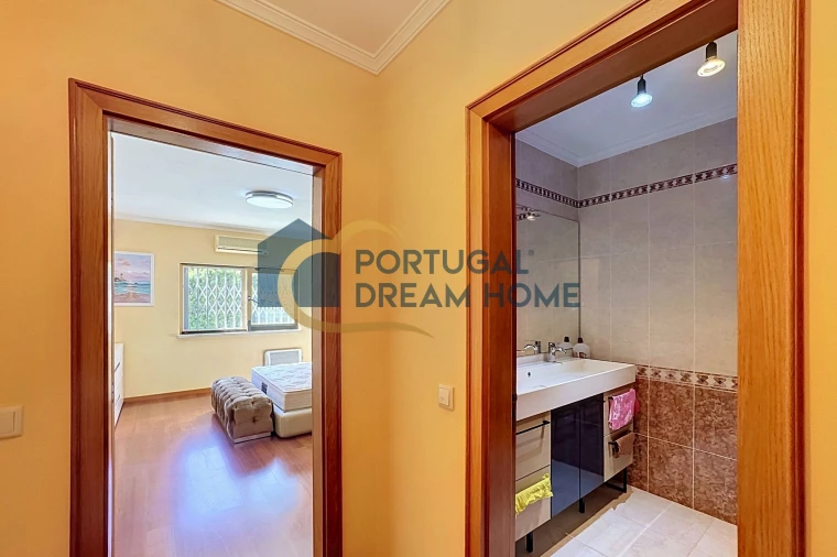 Moradia T3 para Venda em Albufeira e Olhos de Água Foto 15