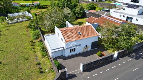Moradia T4 para Venda em São Mateus da Calheta