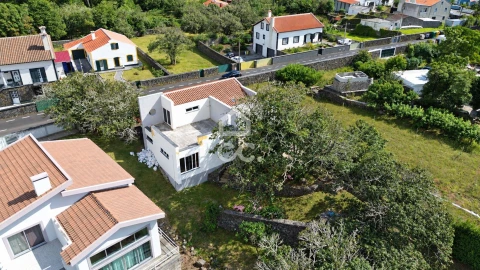 Moradia T4 para Venda em São Mateus da Calheta