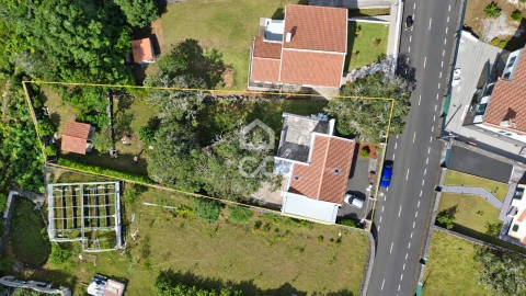 Moradia T4 para Venda em São Mateus da Calheta
