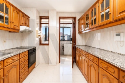 Apartamento T4 para Venda em Santa Marinha e São Pedro da Afurada