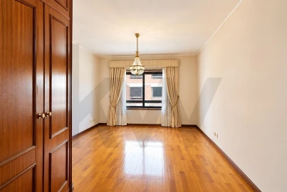 Apartamento T4 para Venda em Santa Marinha e São Pedro da Afurada