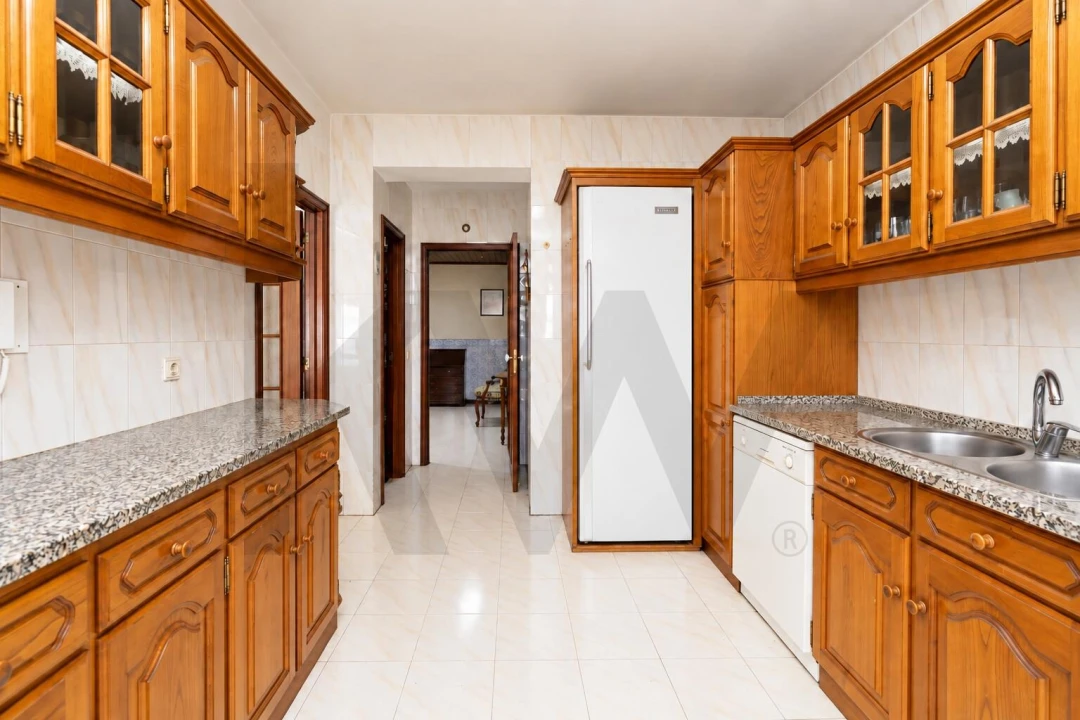 Apartamento T4 para Venda em Santa Marinha e São Pedro da Afurada Foto 8