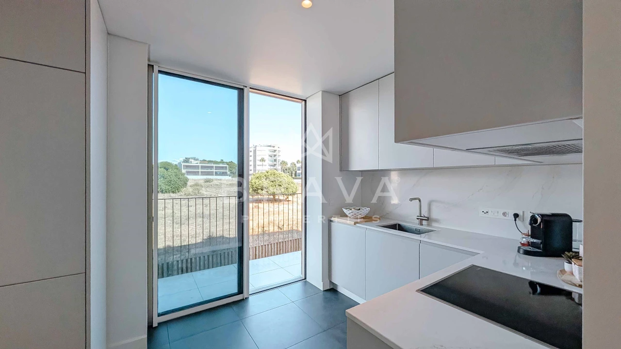 Apartamento T1 para Venda em Quarteira Foto 9