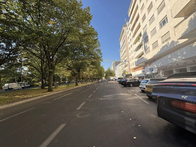 Apartamento T2 para Arrendamento em Alvalade Foto 2