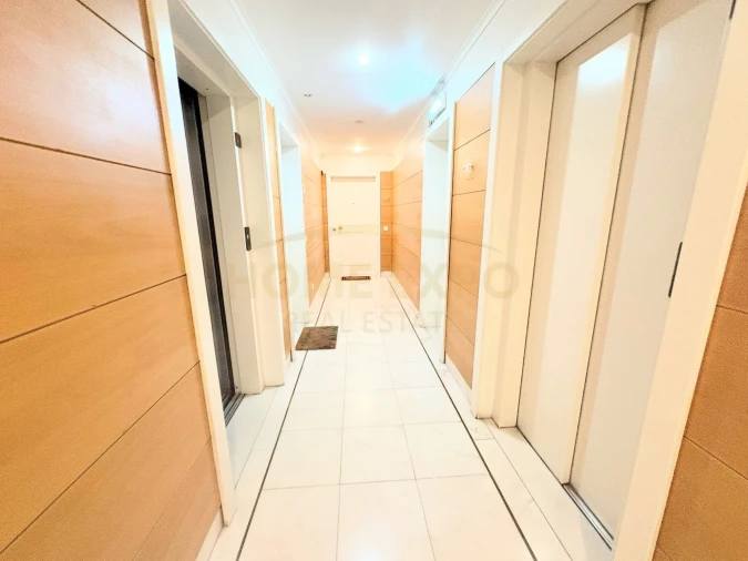 Apartamento T2 para Arrendamento em Alvalade Foto 6