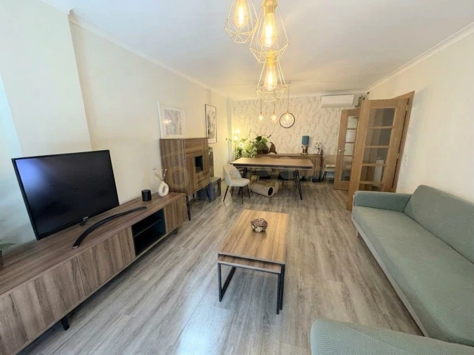 Apartamento T2 para Arrendamento em Alvalade Foto 10