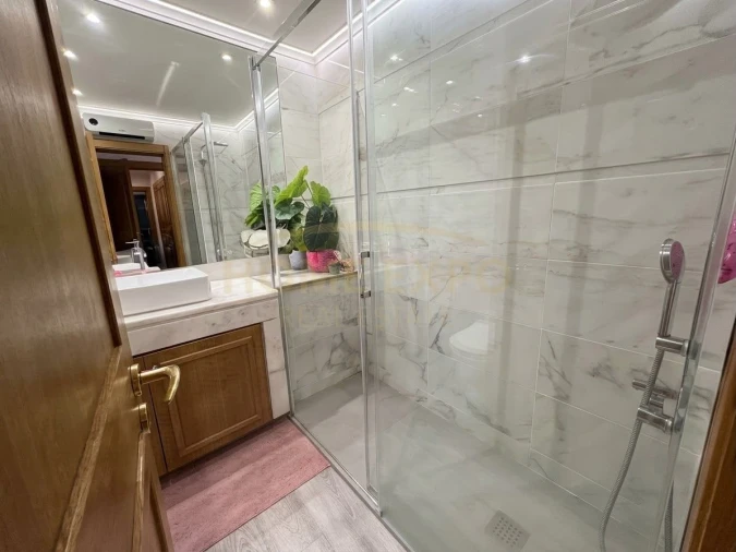 Apartamento T2 para Arrendamento em Alvalade Foto 27