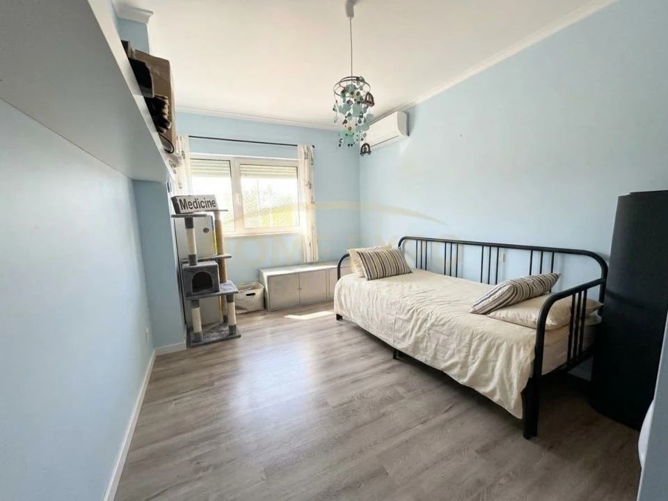 Apartamento T2 para Arrendamento em Alvalade Foto 23