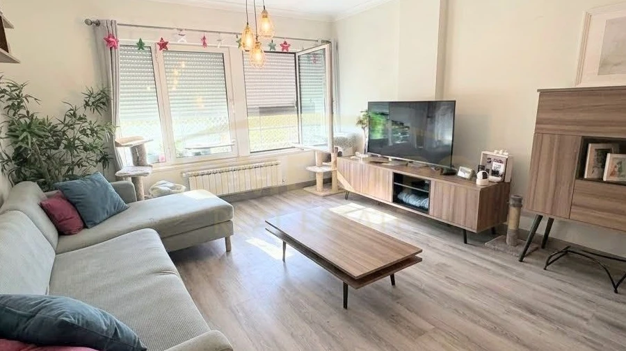 Apartamento T2 para Arrendamento em Alvalade